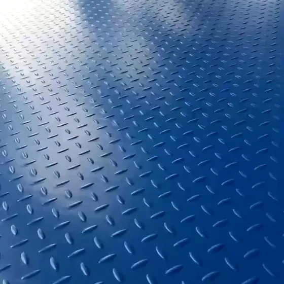 Diamond-Tread Access Mat